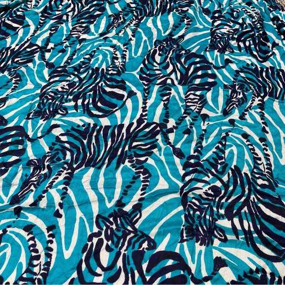 Lilly Pulitzer Lillian Oversized Scarf I'm Game $98 48" x 80" - Picture 7 of 7